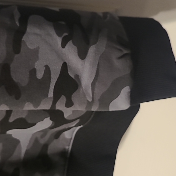 REEBOK MENS BLACK AND GRAY CAMOUFLAGE SWEATSHIRT SIZE EXTRA LARGE XL - Picture 7 of 8